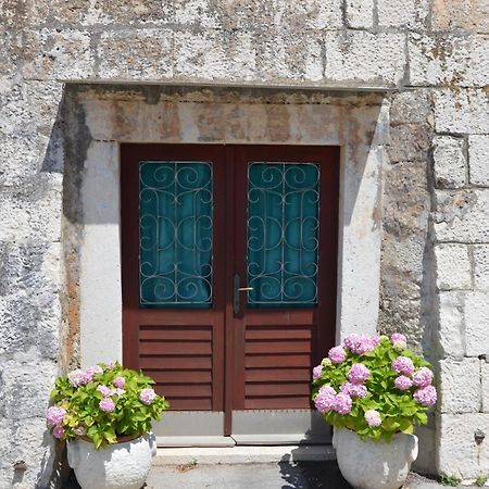 Castel Nonna Franka Appartement Sutivan Buitenkant foto