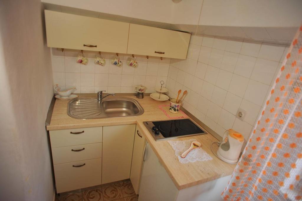 Castel Nonna Franka Appartement Sutivan Kamer foto