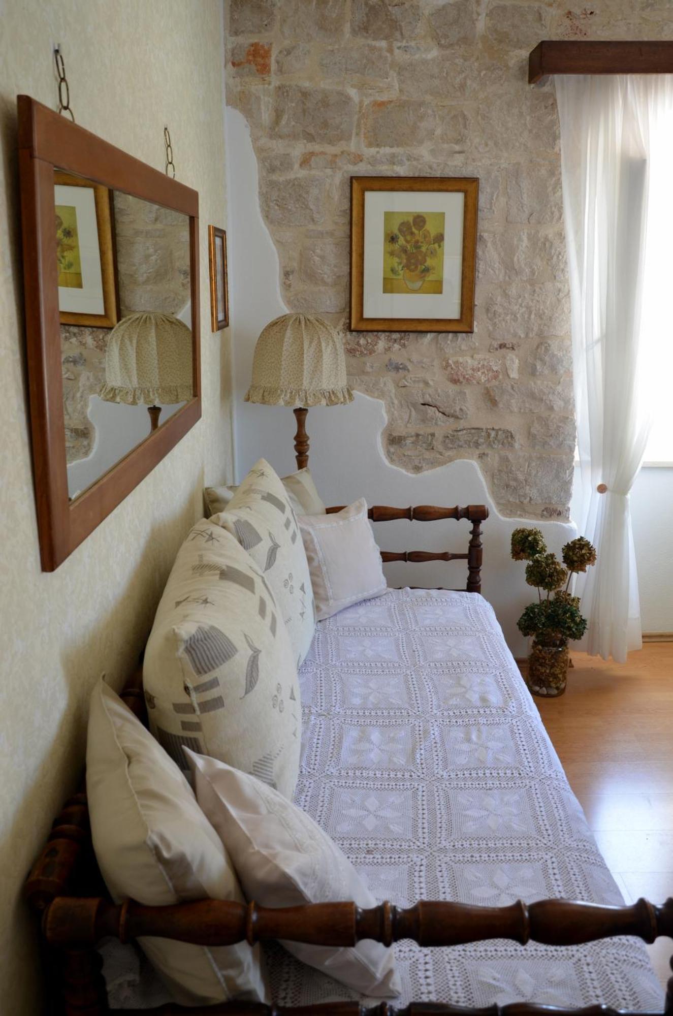 Castel Nonna Franka Appartement Sutivan Buitenkant foto