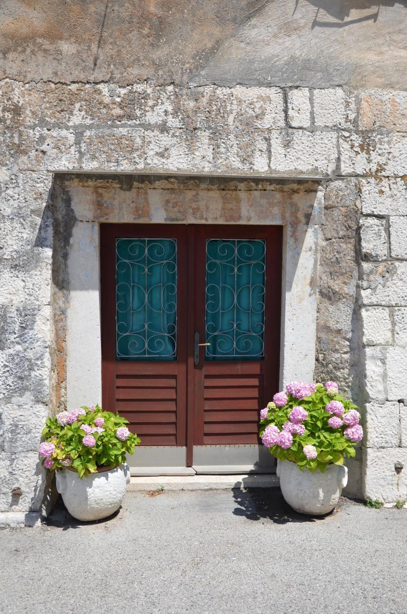 Castel Nonna Franka Appartement Sutivan Buitenkant foto