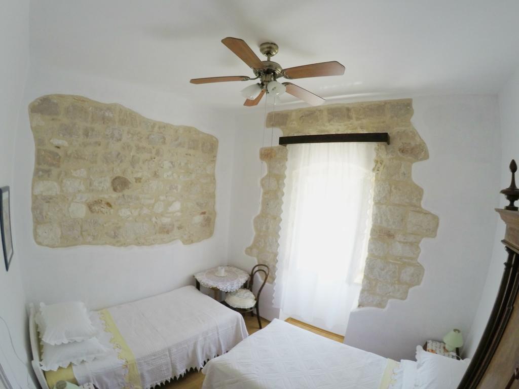 Castel Nonna Franka Appartement Sutivan Buitenkant foto