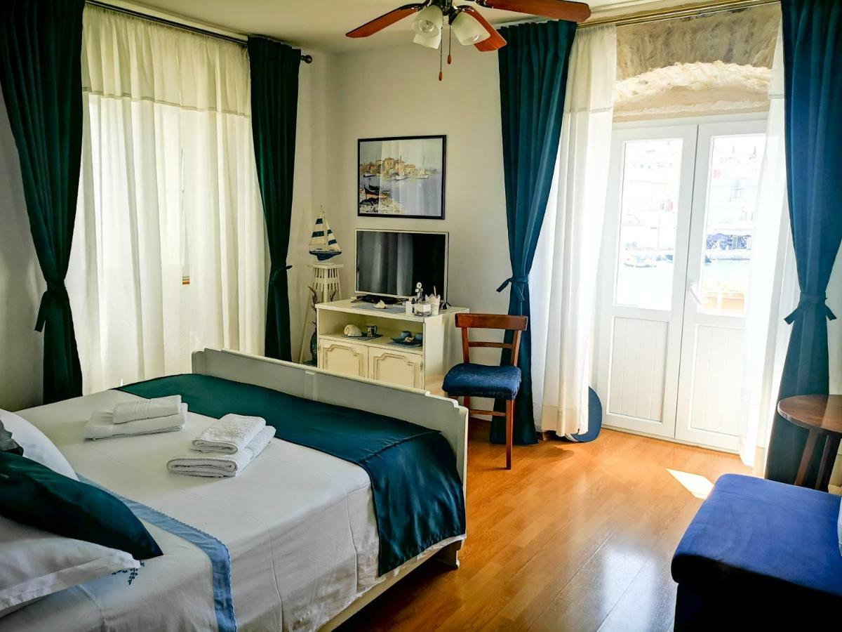 Castel Nonna Franka Appartement Sutivan Buitenkant foto